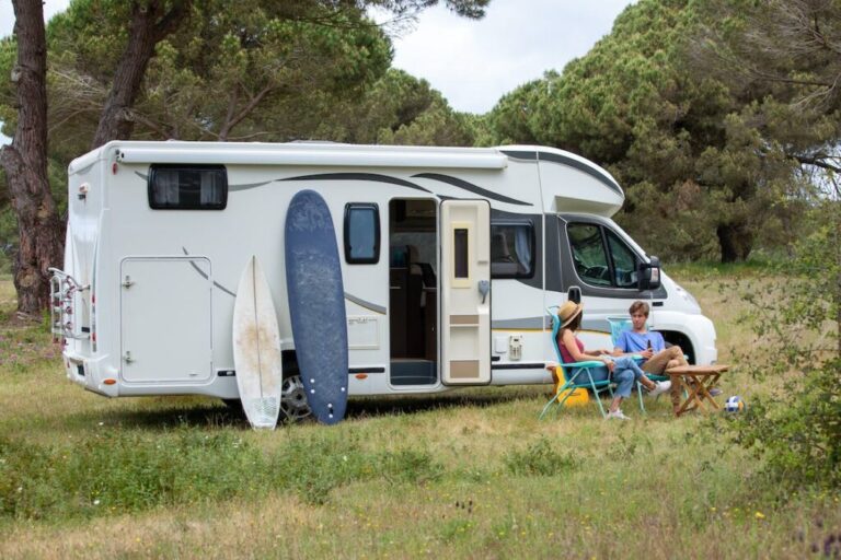 Read more about the article Rv Rental Kelowna: A Solo Traveler’s Guide