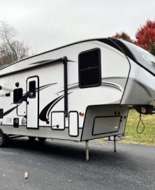 5th-wheel-RV-trailer-rentals